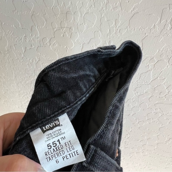 Vintage Levi’s 551 Relaxed Fit Tapered Leg Jean Faded Black - Picture 5 of 6